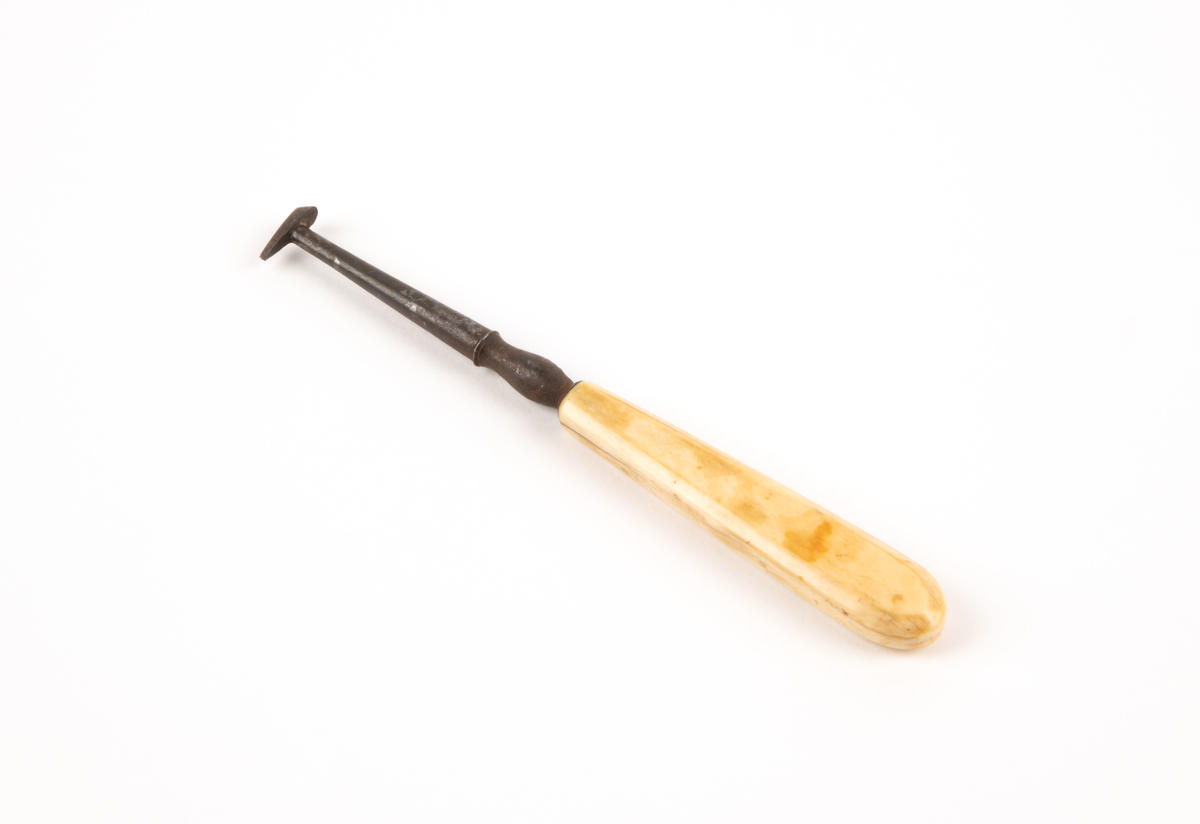 Tool For Lacemaking - Te Ahu Museum